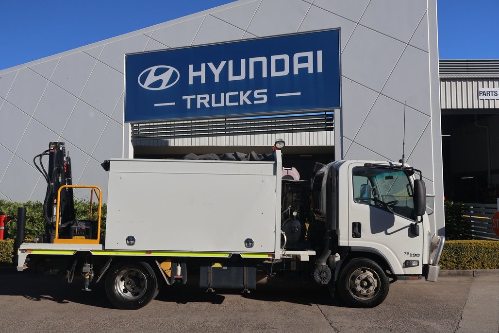 2019 Isuzu Npr 75-190 image 7