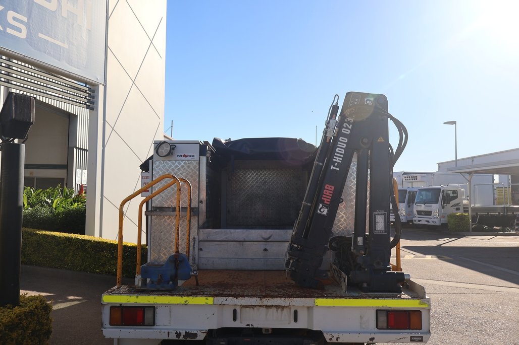 2019 Isuzu Npr 75-190 image 9