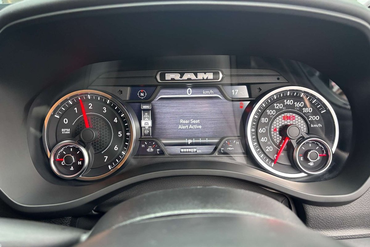 2026 RAM 1500 Express Black Edition Hurricane SO DT MY26 4X4 Dual Range image 15