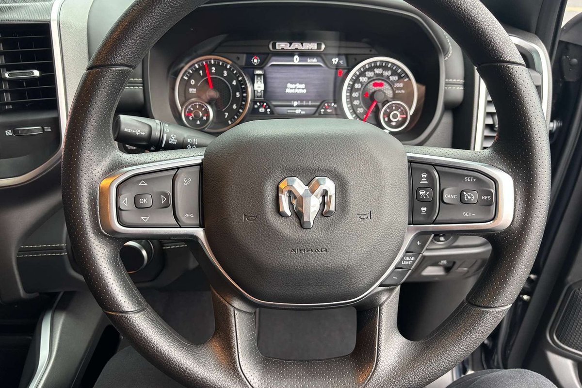 2026 RAM 1500 Express Black Edition Hurricane SO DT MY26 4X4 Dual Range image 16