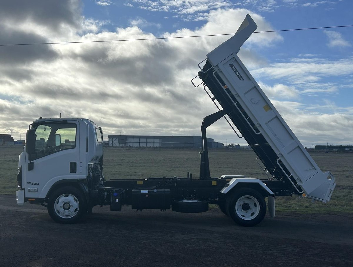 2026 Isuzu N Series Nqr 88/80-190 Am D38 Tipper image 10