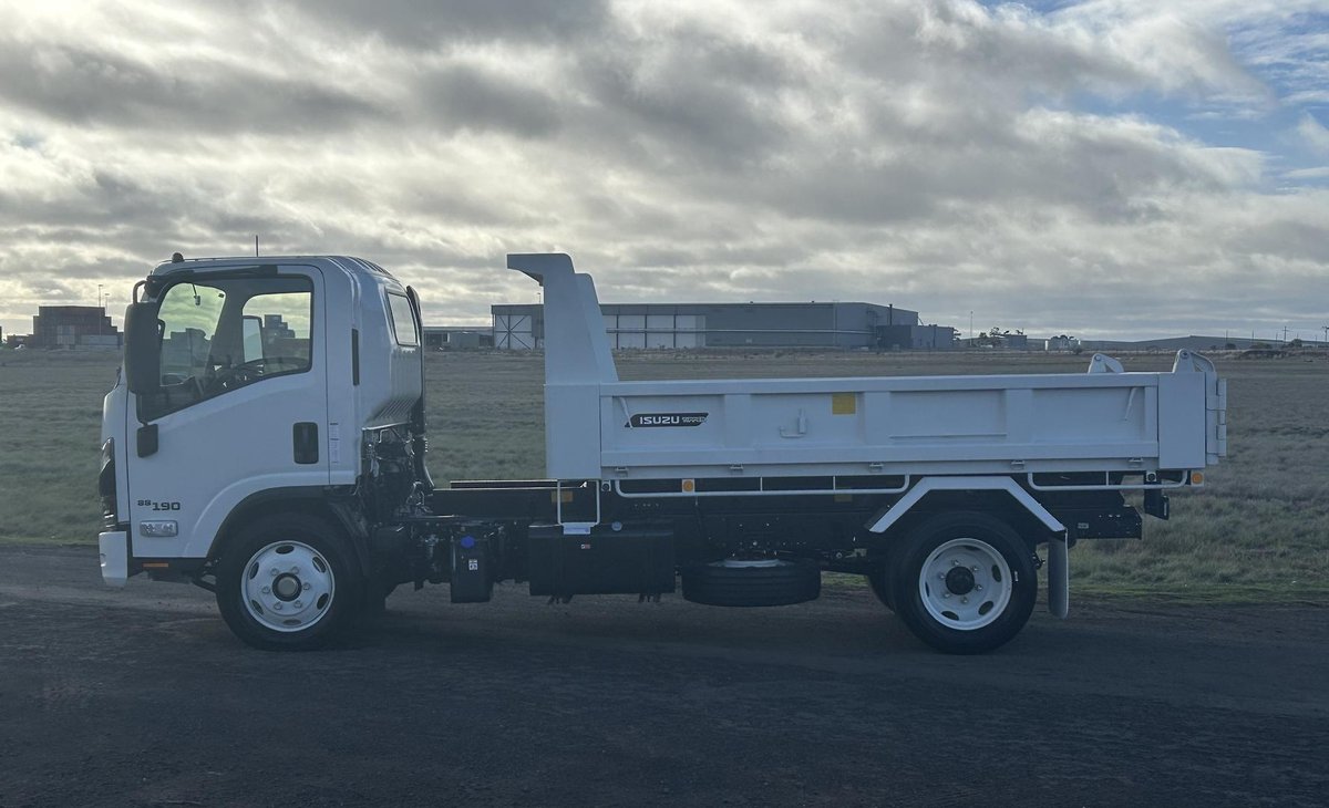 2026 Isuzu N Series Nqr 88/80-190 Am D38 Tipper image 5