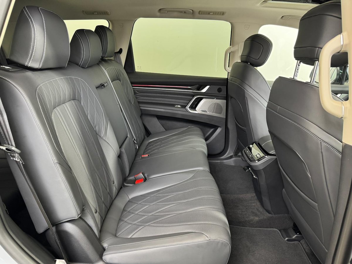 2025 LDV D90 Executive SV9A MY25 image 32