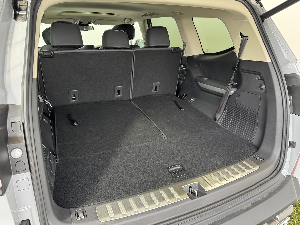 2025 LDV D90 Executive SV9A MY25 image 19