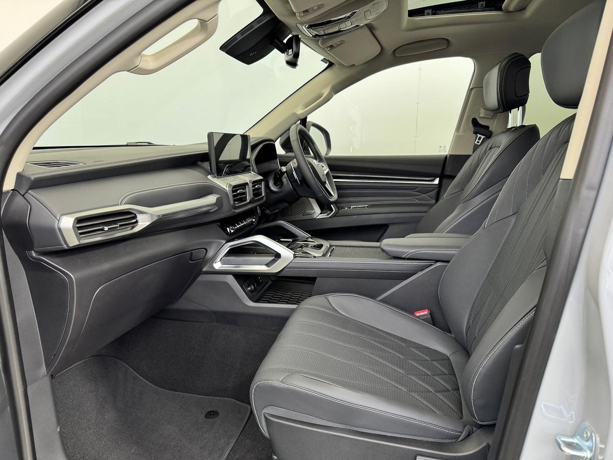 2025 LDV D90 Executive SV9A MY25 image 26