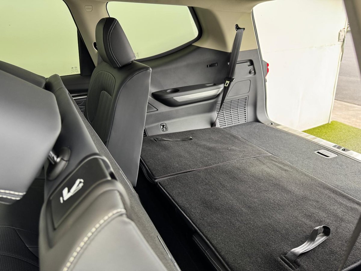 2025 LDV D90 Executive SV9A MY25 image 23