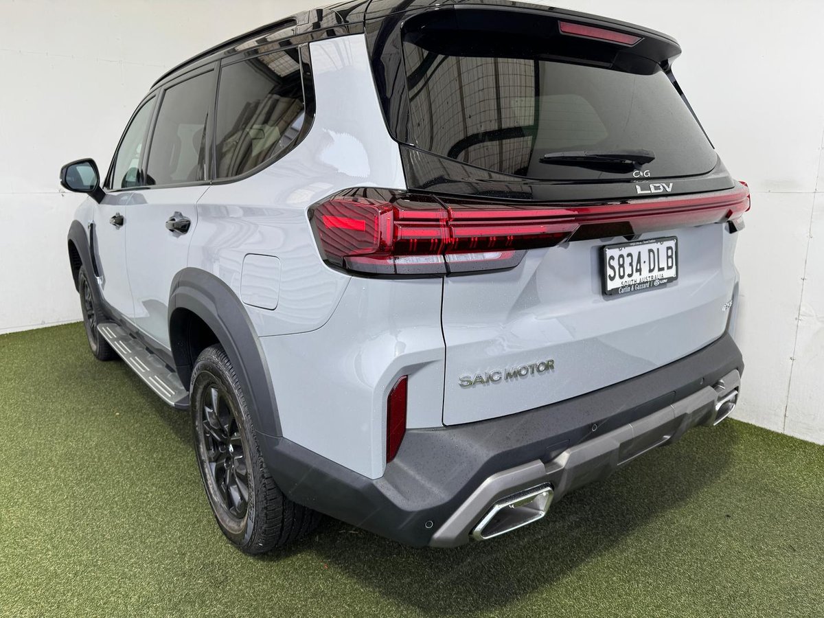 2025 LDV D90 Executive SV9A MY25 image 8
