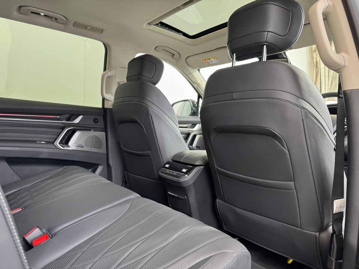 2025 LDV D90 Executive SV9A MY25 image 31