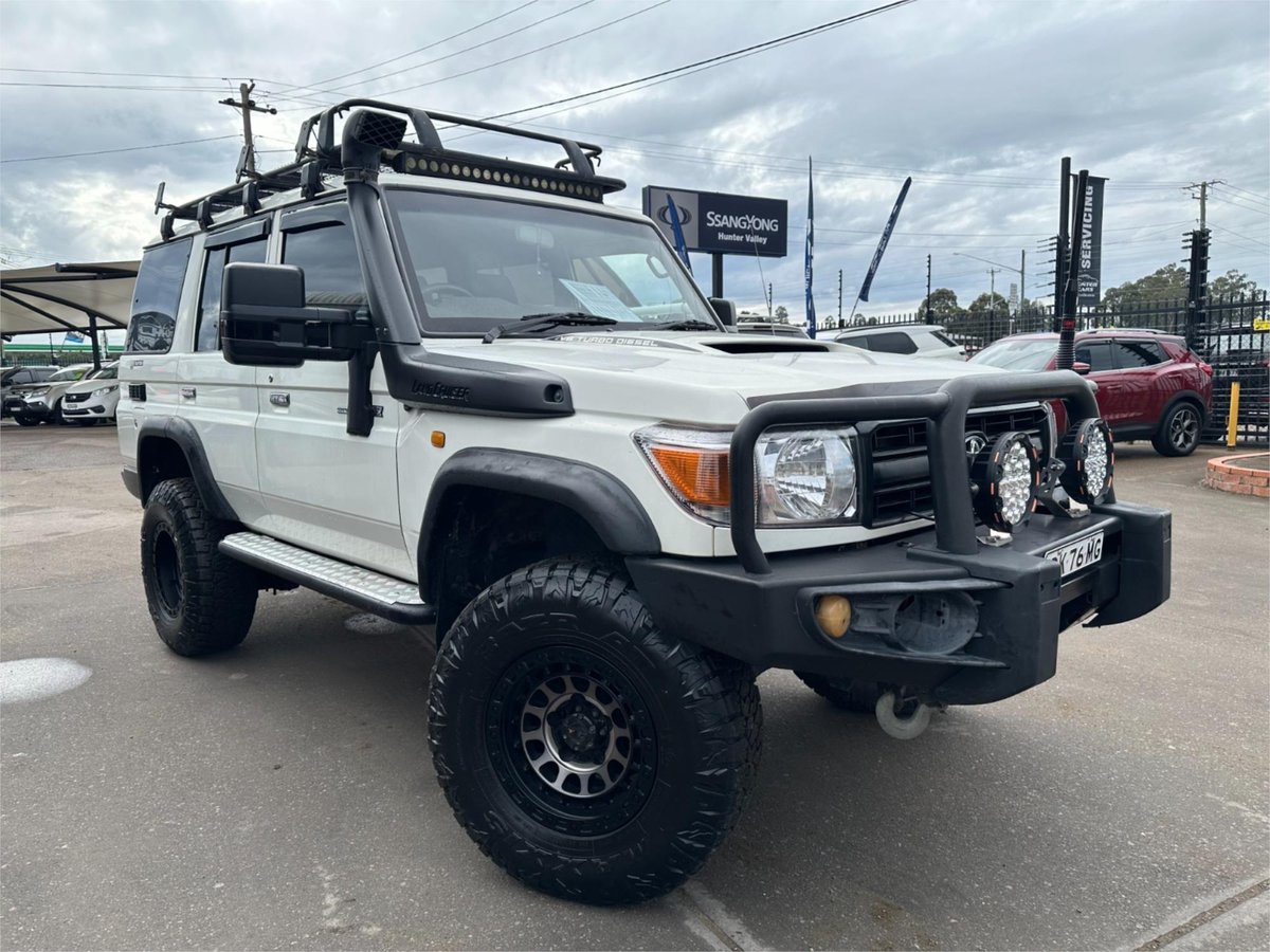 2011 TOYOTA LANDCRUISER WORKMATE (4x4) VDJ76R 09 UPGRADE WHITE