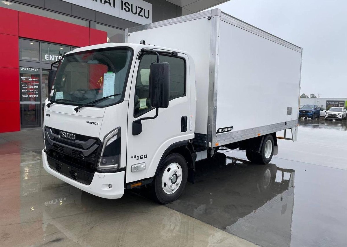 2025 Isuzu N Series NNR 45-150 DT D34 image 3