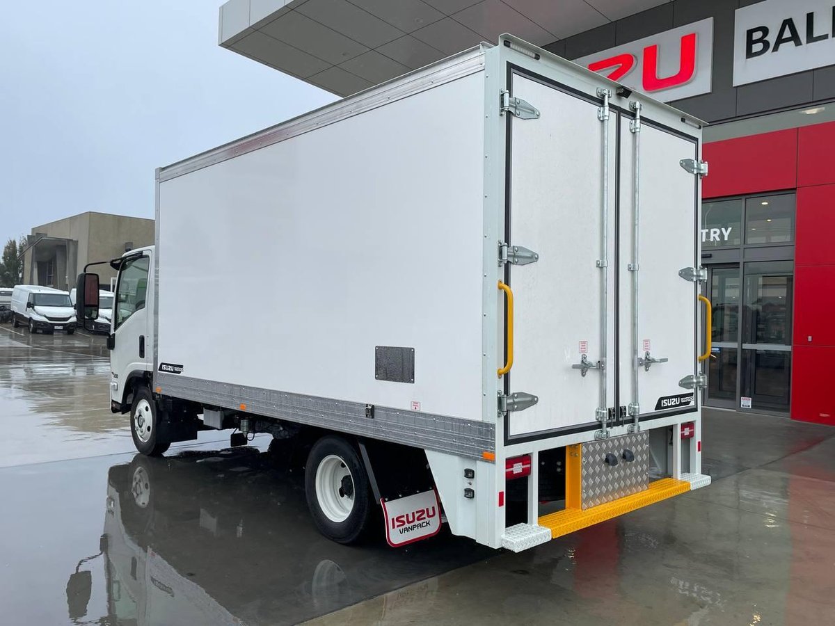 2025 Isuzu N Series NNR 45-150 DT D34 image 5