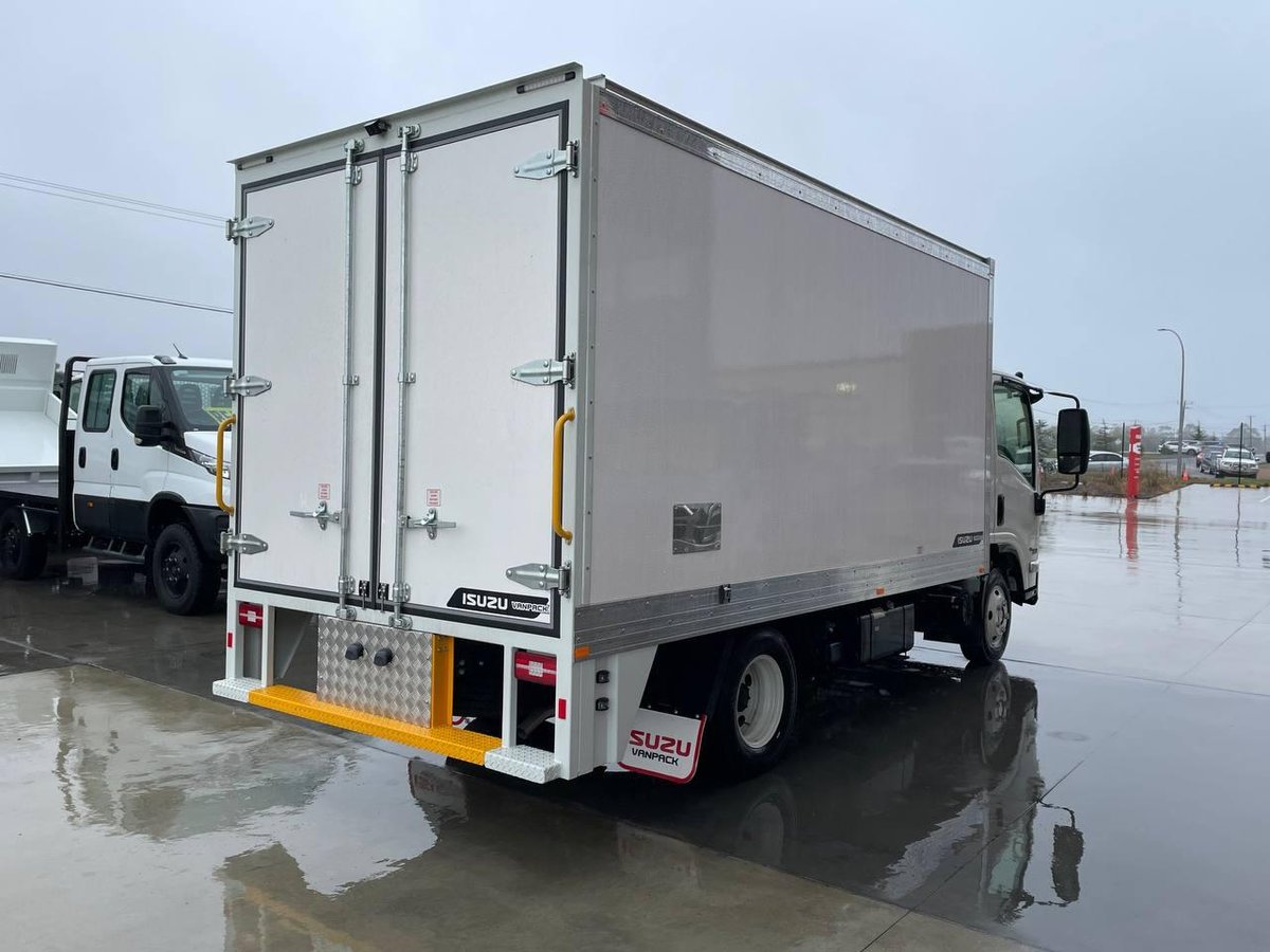 2025 Isuzu N Series NNR 45-150 DT D34 image 7