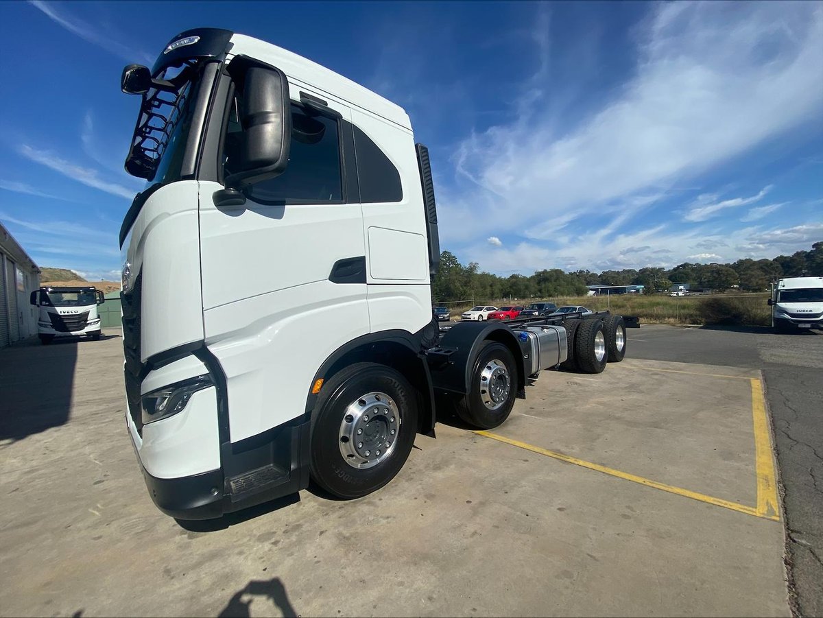 2025 Iveco S-Way AS270 image 12
