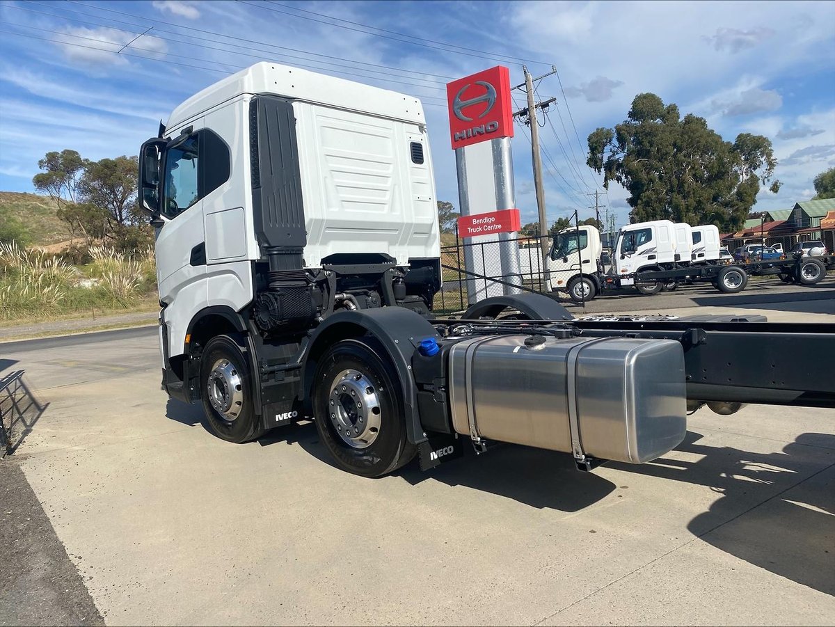2025 Iveco S-Way AS270 image 15