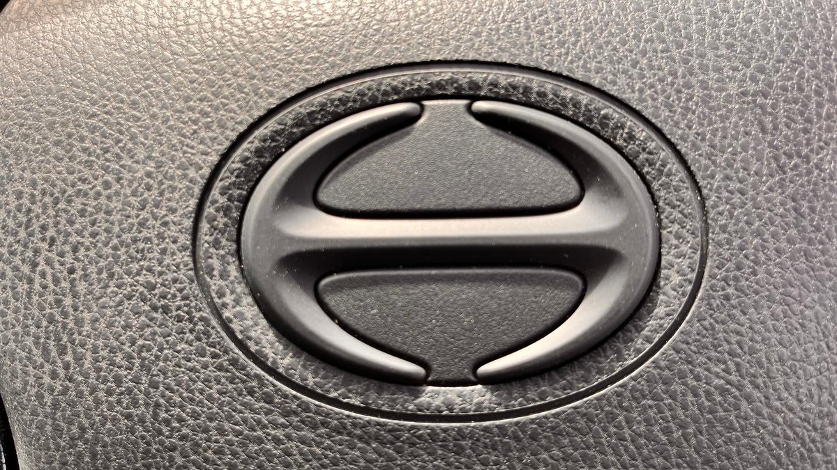 2025 Hino 300 Series image 16