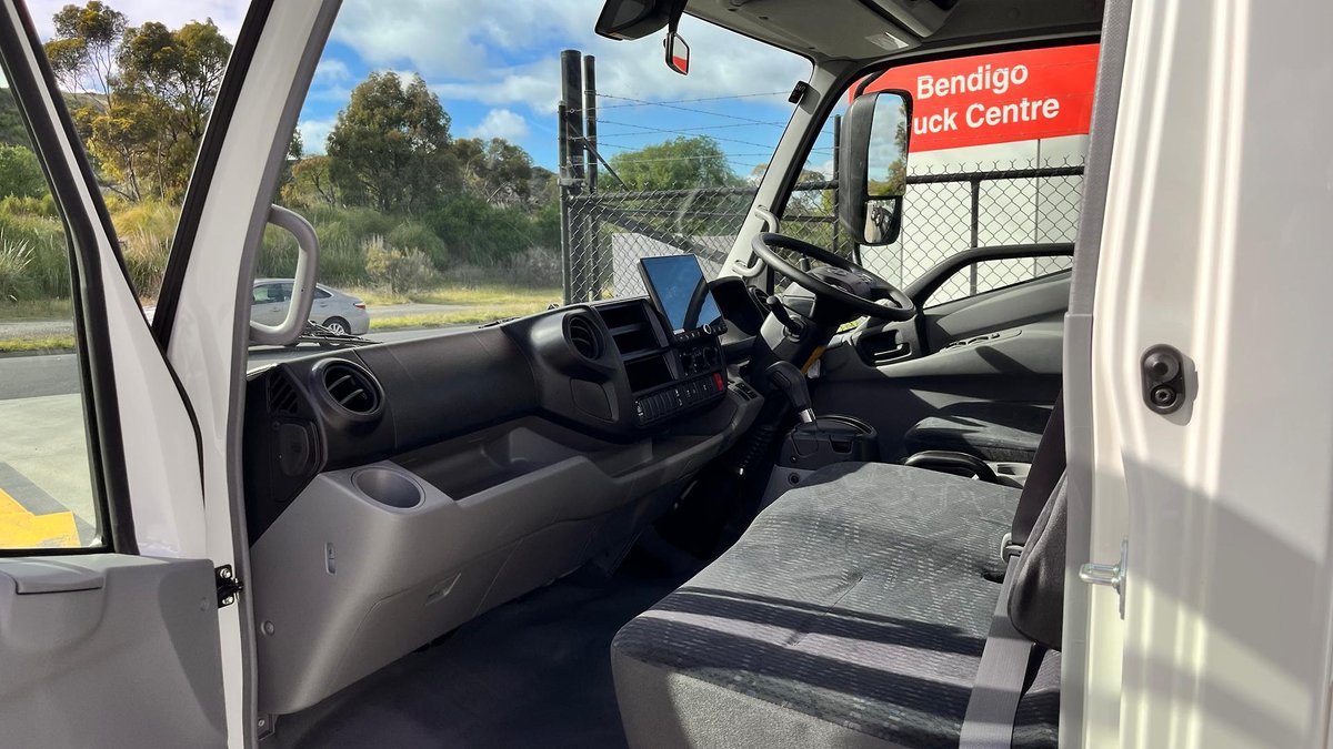 2025 Hino 300 Series image 19