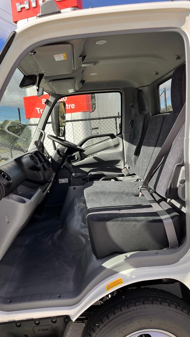 2025 Hino 300 Series image 6