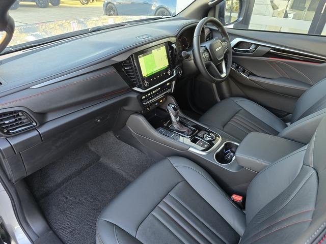 2026 Isuzu MU-X X-TERRAIN MY25.5 4X4 Dual Range image 16