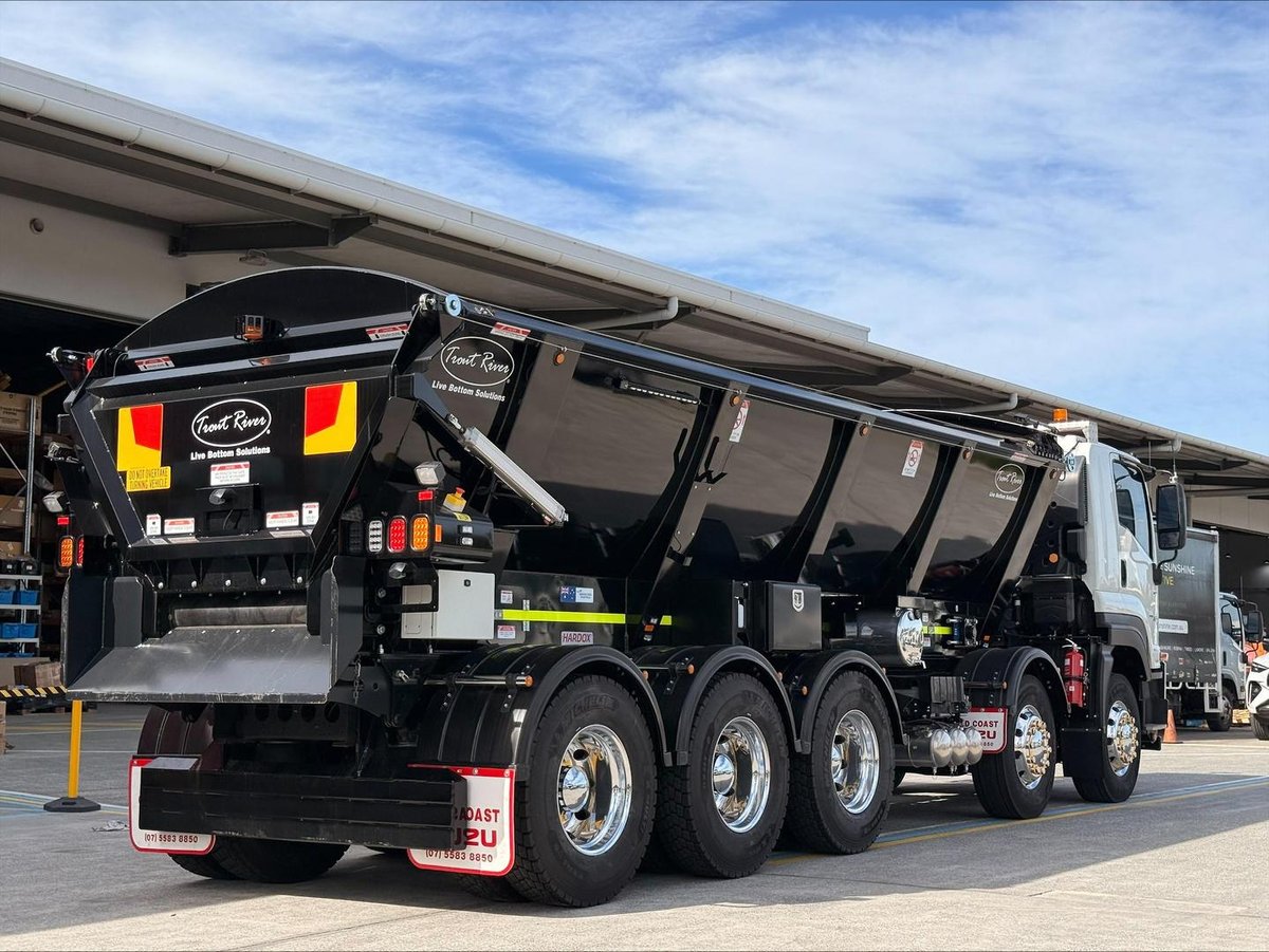 2025 Isuzu F Series image 7
