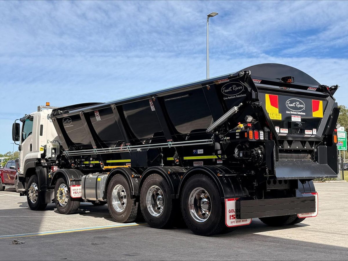 2025 Isuzu F Series image 5