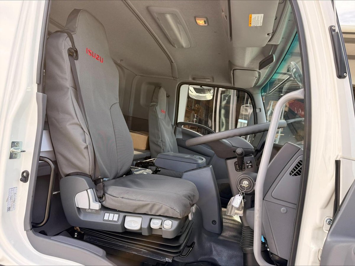 2025 Isuzu F Series image 22
