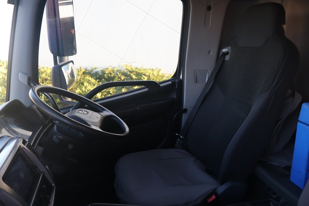 2021 Hino Fm 2628 image 13