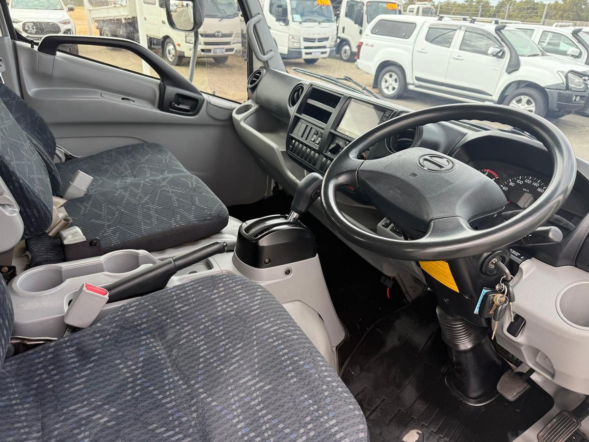 2016 Hino 300 Series 921 image 17