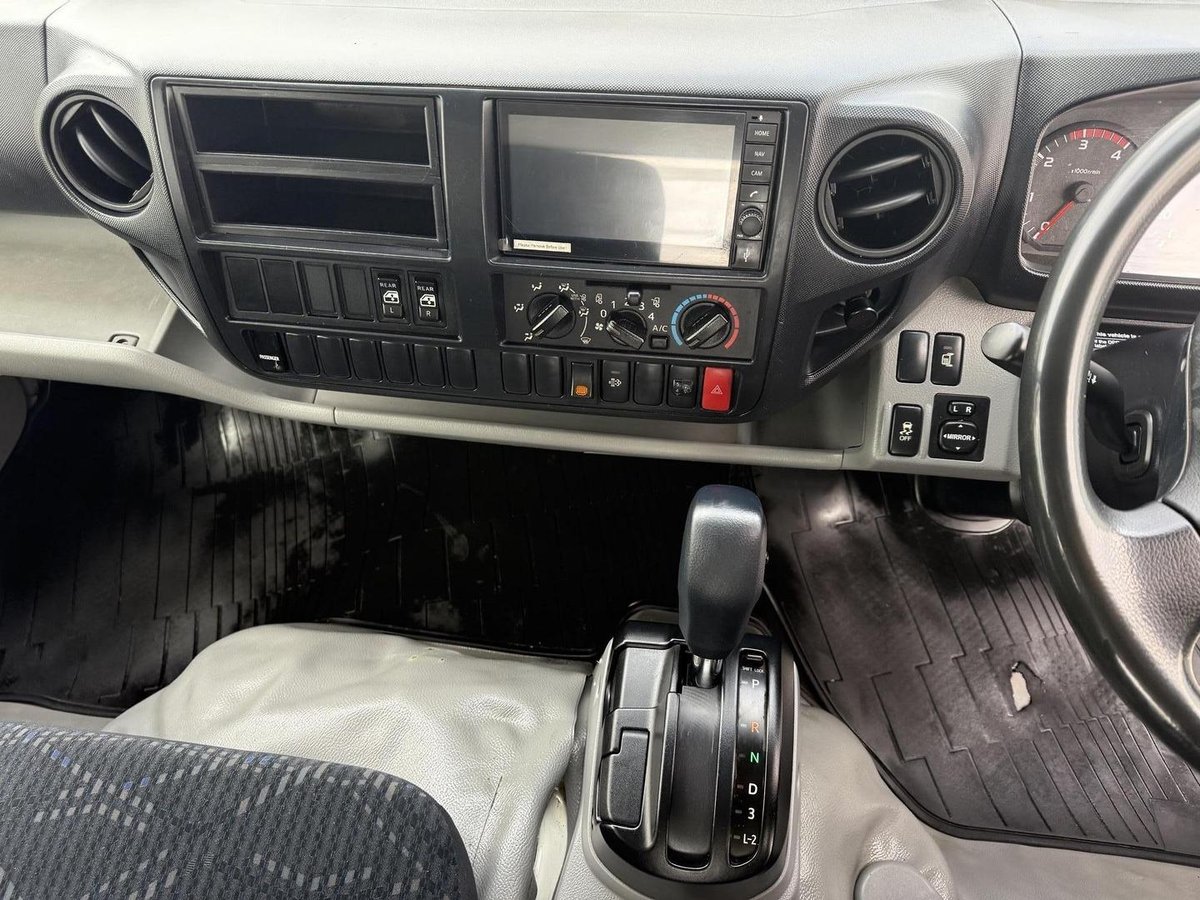 2016 Hino 300 Series 921 image 20