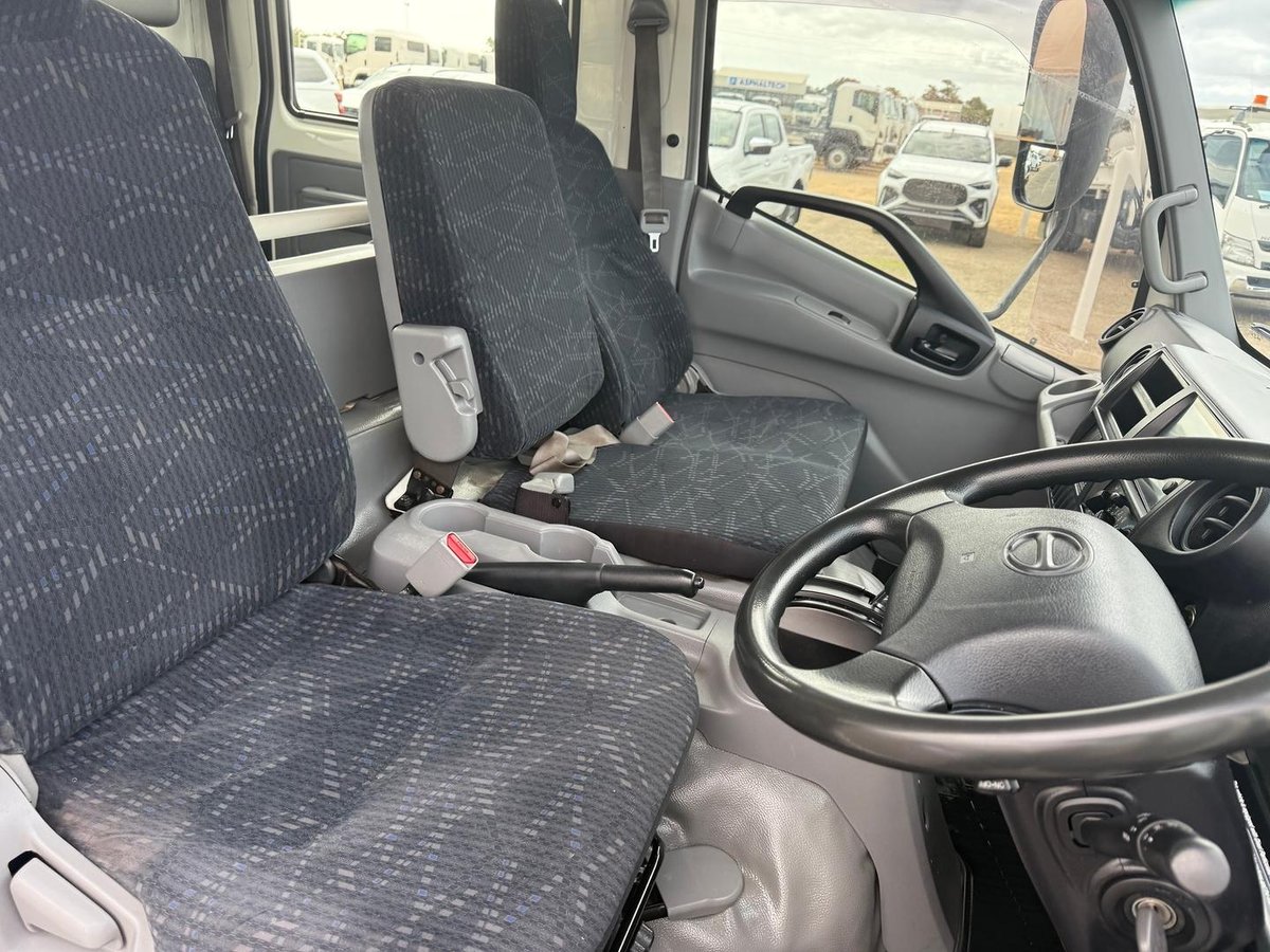 2016 Hino 300 Series 921 image 19