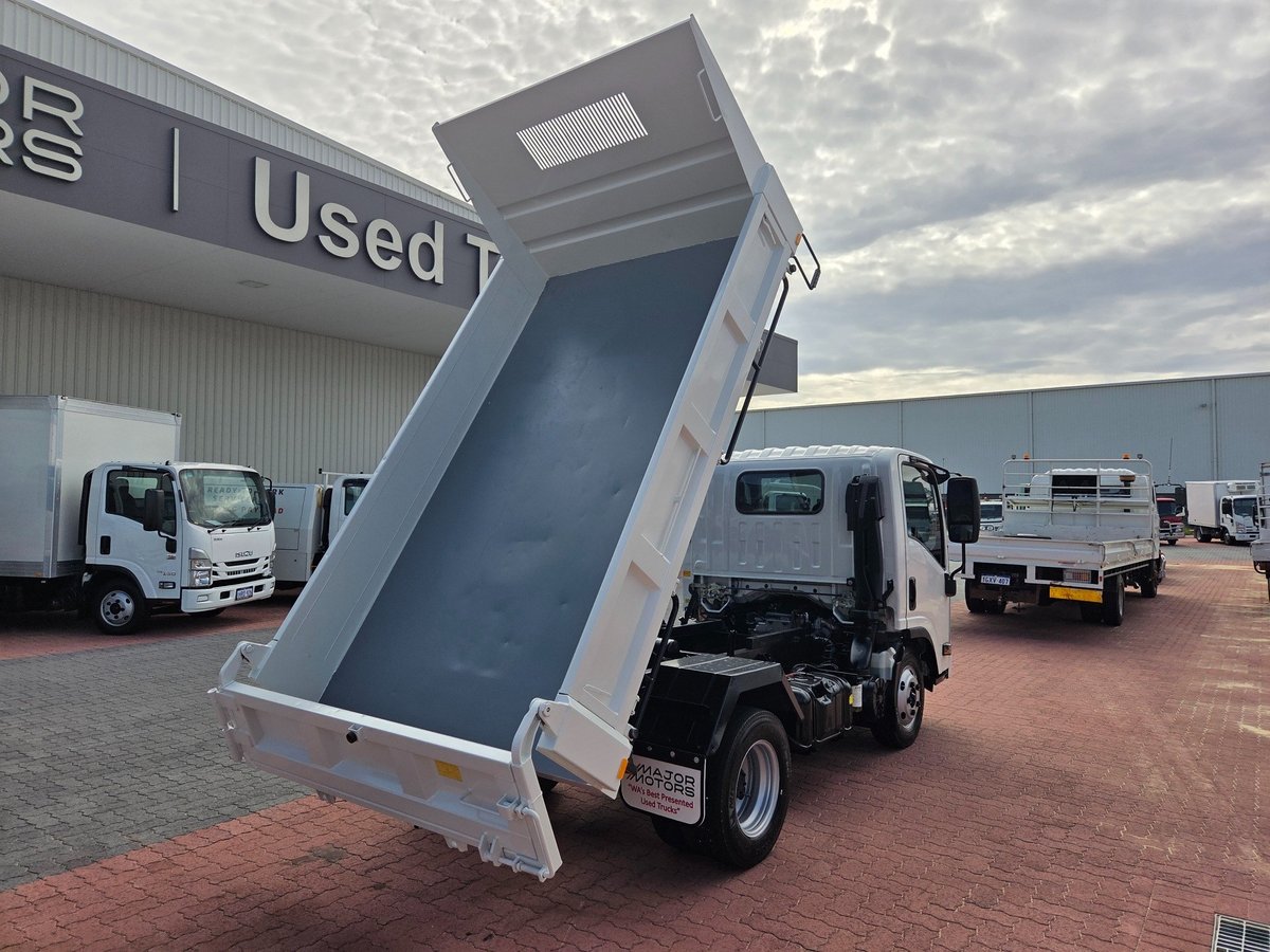 2021 Isuzu Trucks Nmr60-150  3 Ton Tipper image 14