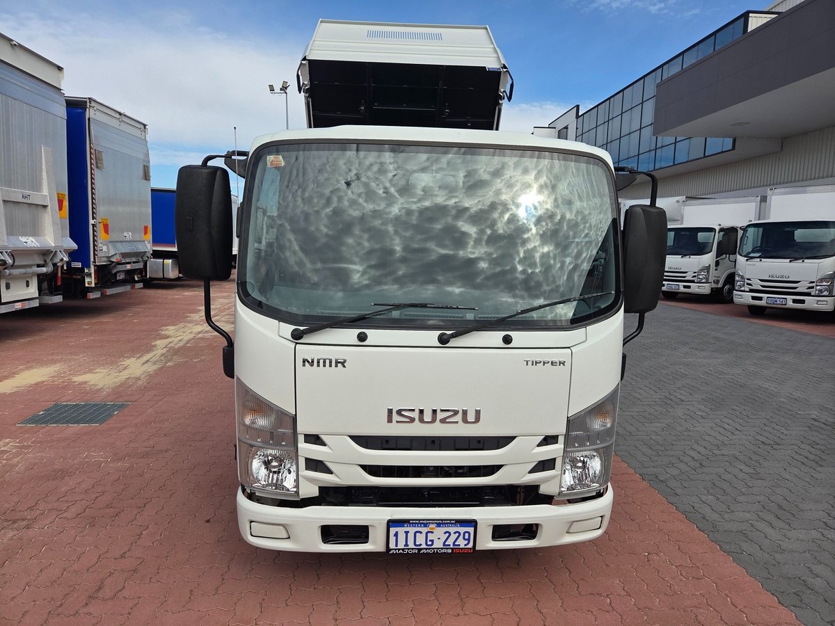 2021 Isuzu Trucks Nmr60-150  3 Ton Tipper image 16