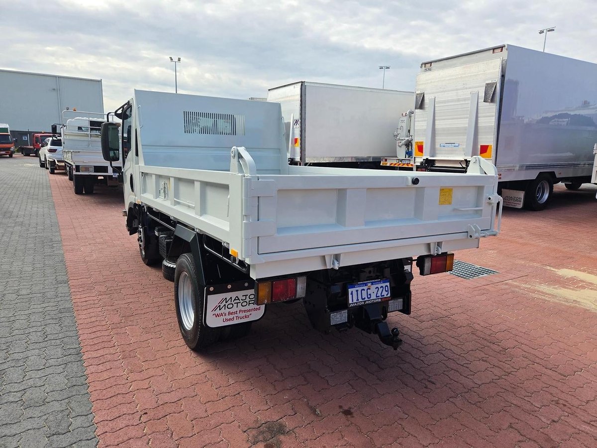 2021 Isuzu Nmr60-150  3 Ton Tipper image 12