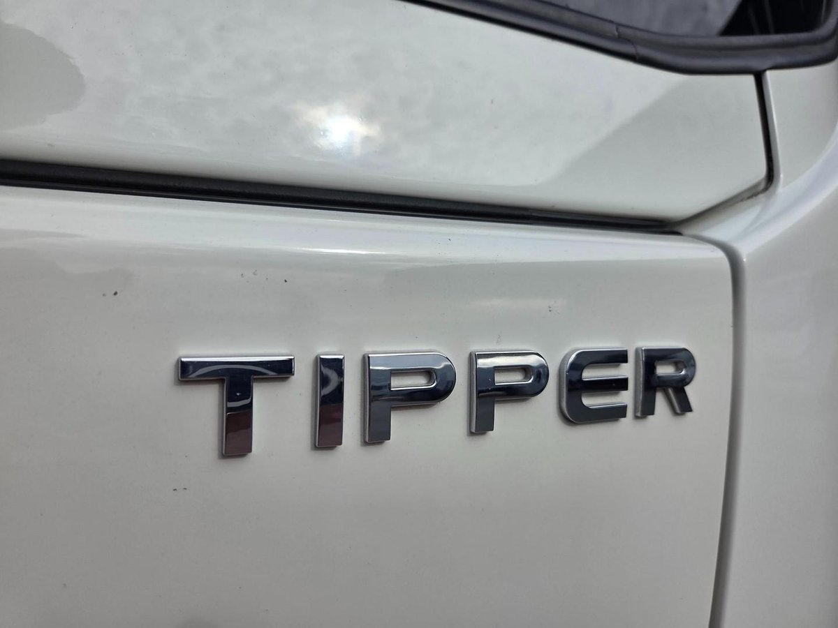 2021 Isuzu Nmr60-150  3 Ton Tipper image 3