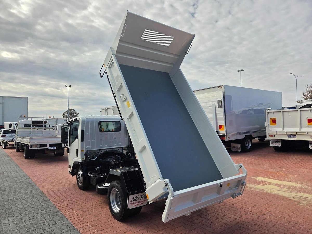 2021 Isuzu Nmr60-150  3 Ton Tipper image 18