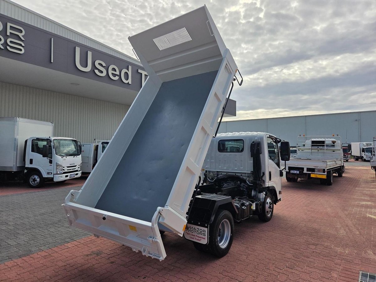 2021 Isuzu Nmr60-150  3 Ton Tipper image 14