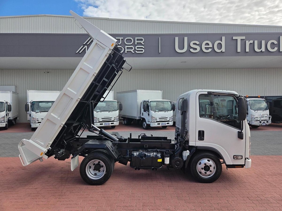 2021 Isuzu Nmr60-150  3 Ton Tipper image 6