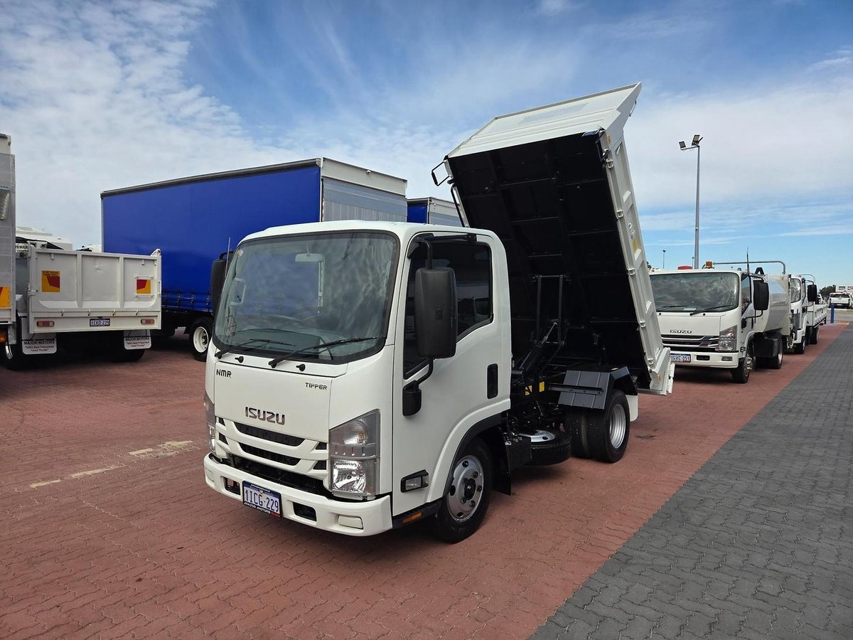 2021 Isuzu Nmr60-150  3 Ton Tipper image 13