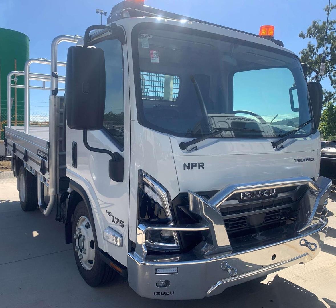 2026 Isuzu Npr 45-175 Mt D28 Trade image 2