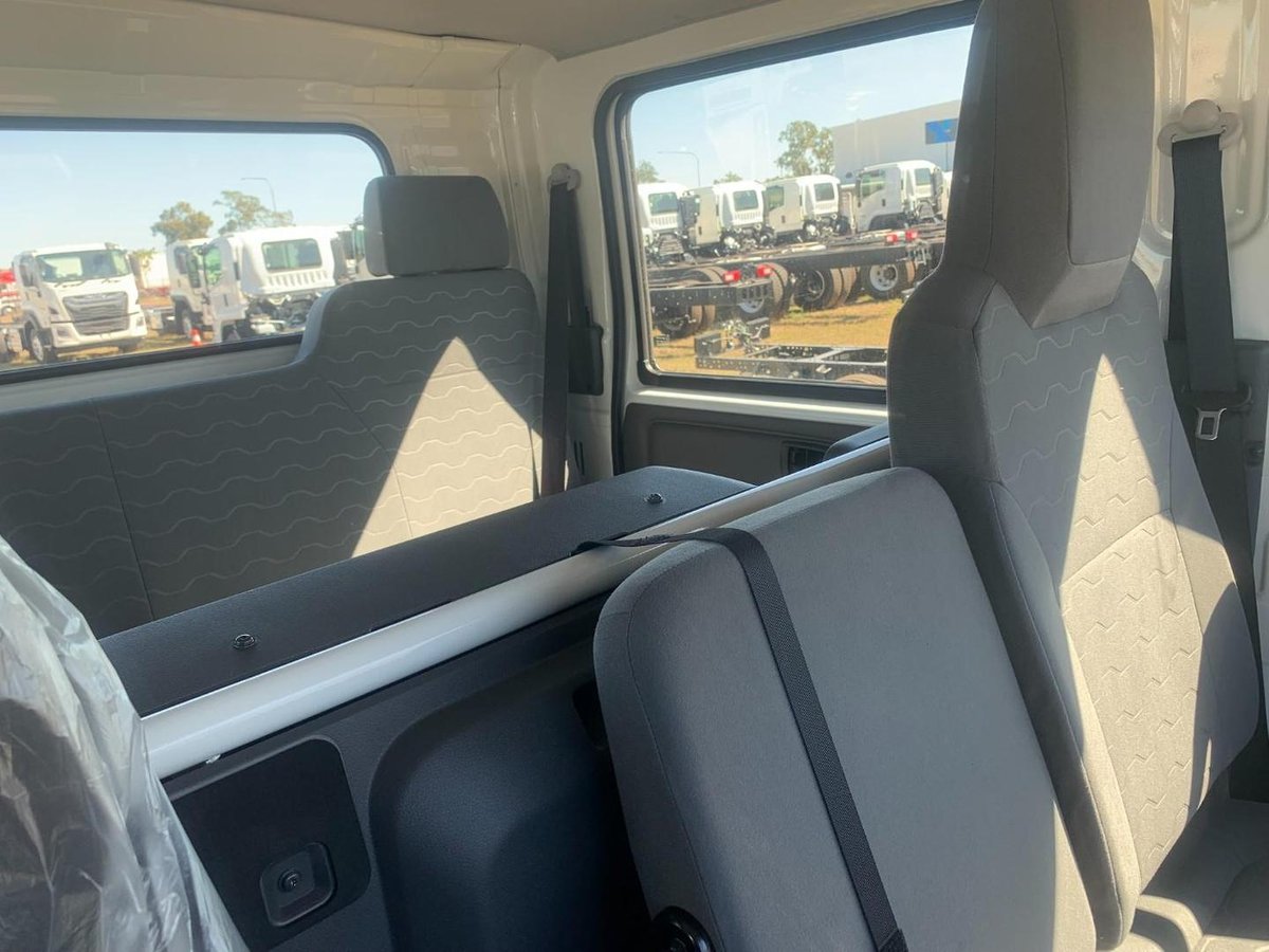 2026 Isuzu Npr 70-190 Am C42 image 18