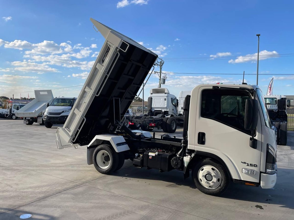2026 Isuzu N Series NLR 45-150 DT D25 Tipper image 8