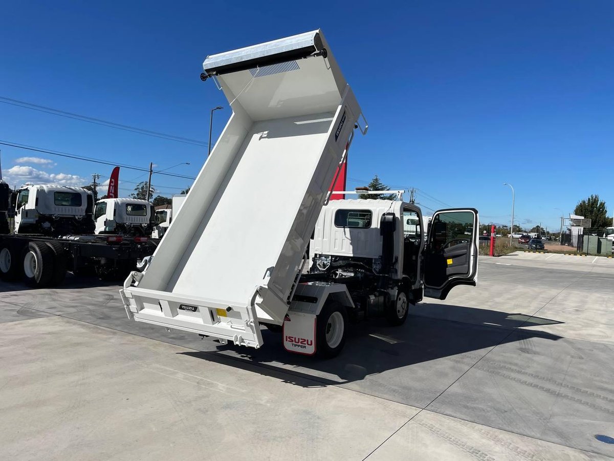 2026 Isuzu N Series NLR 45-150 DT D25 Tipper image 9