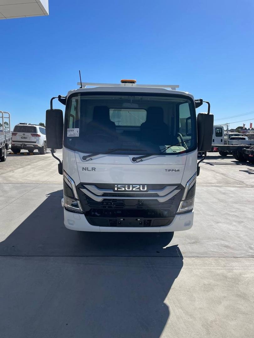 2026 Isuzu N Series NLR 45-150 DT D25 Tipper image 2