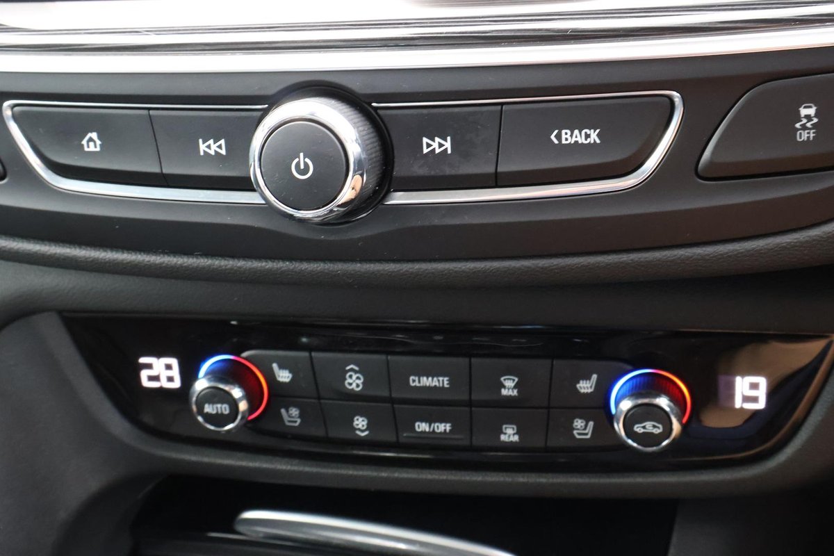 2018 Holden Calais V ZB MY18 AWD image 18