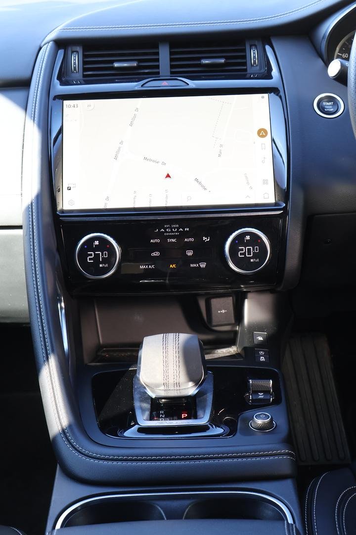 2022 Jaguar E-PACE P250 R-Dynamic SE X540 MY23 AWD image 18