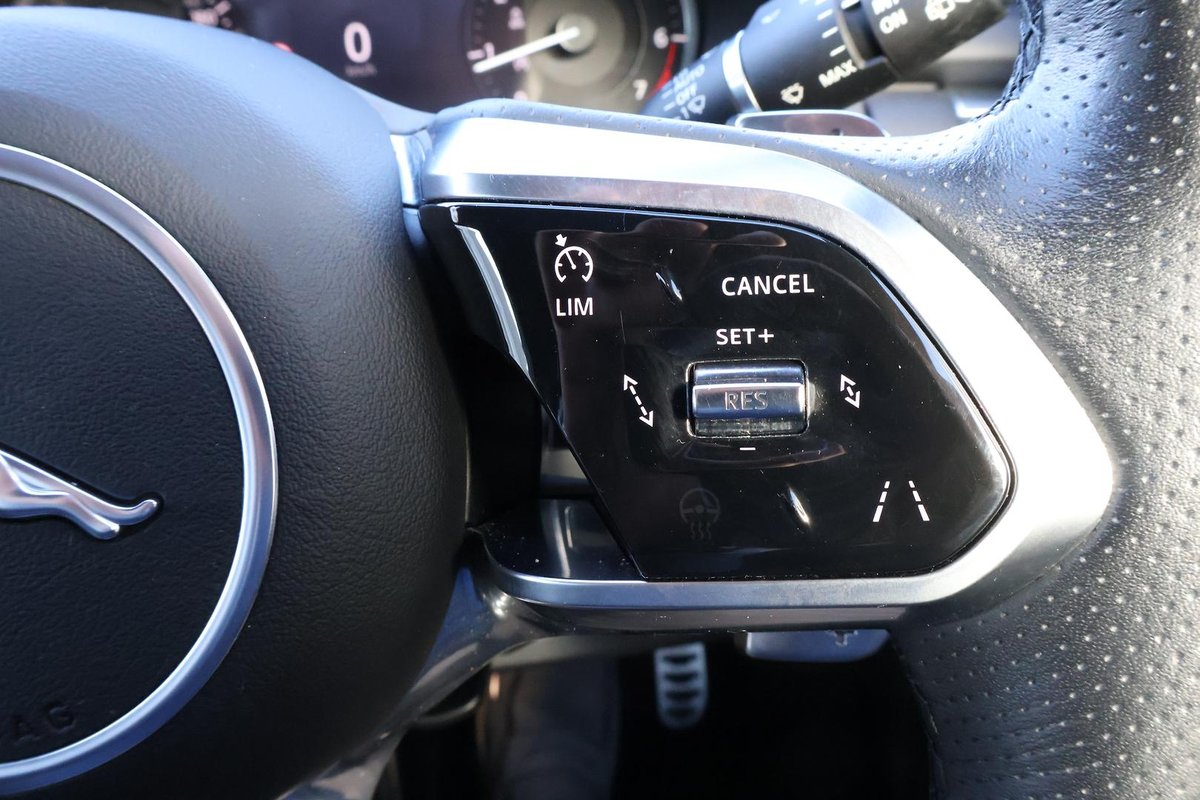2022 Jaguar E-PACE P250 R-Dynamic SE X540 MY23 AWD image 11
