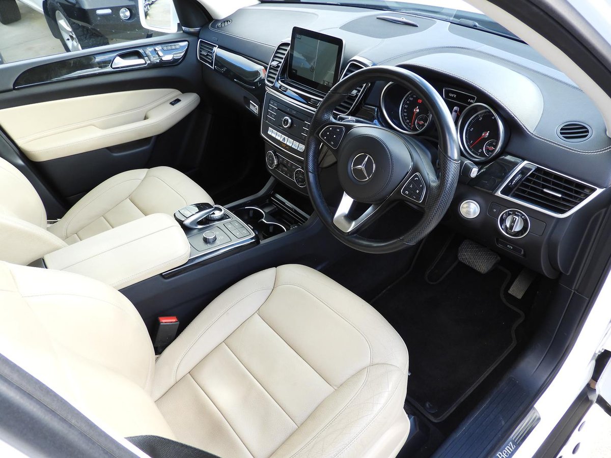 2018 Mercedes-Benz GLS-Class GLS350 d X166 Four Wheel Drive image 7