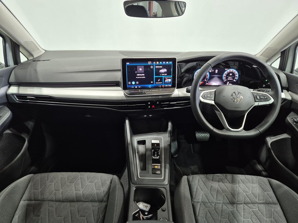 2025 Volkswagen Golf 110TSI Life 8.5 MY25 image 15