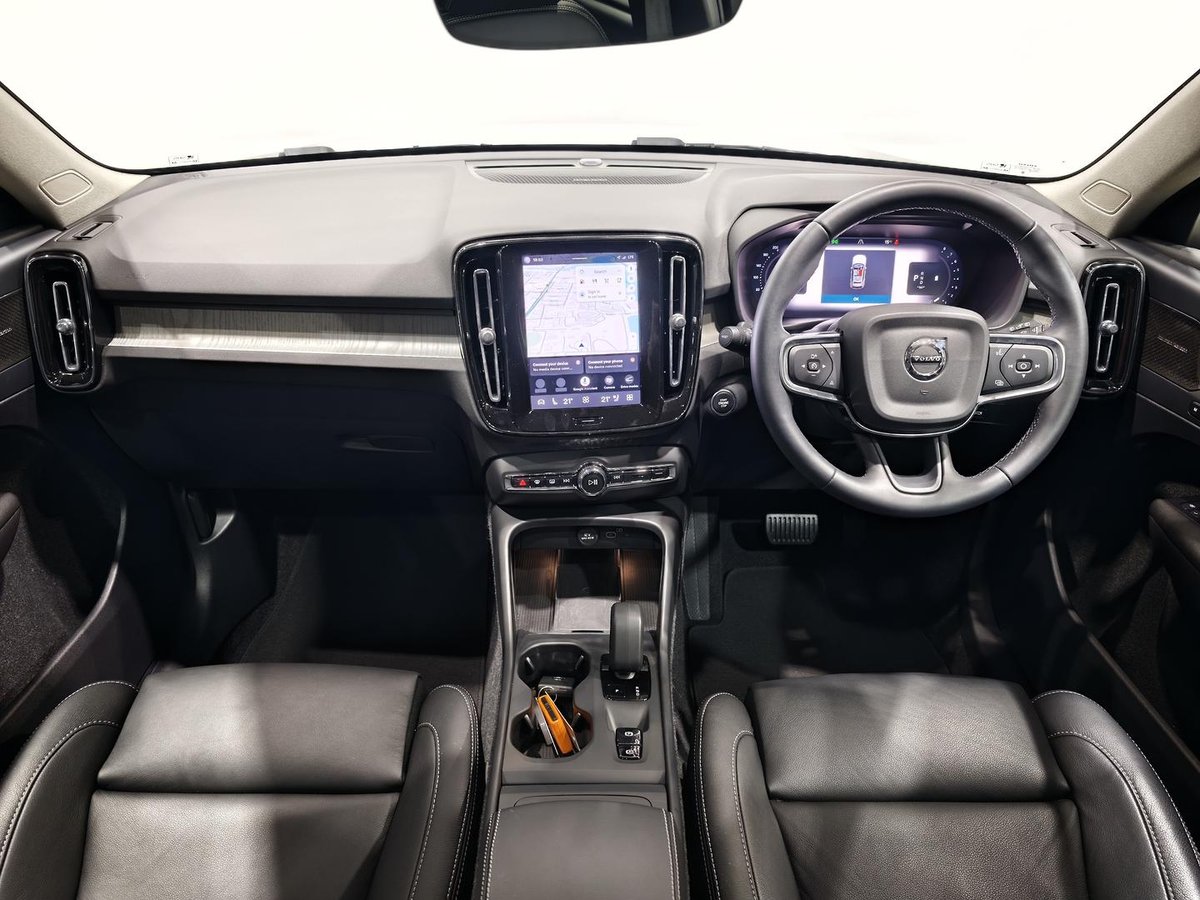 2025 Volvo XC40 Plus B4 MY25 image 21