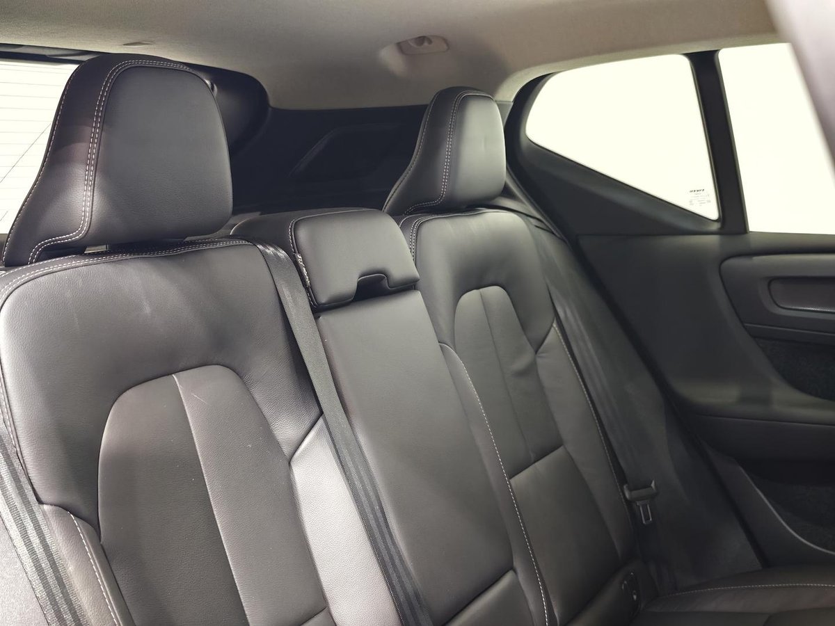 2025 Volvo XC40 Plus B4 MY25 image 22