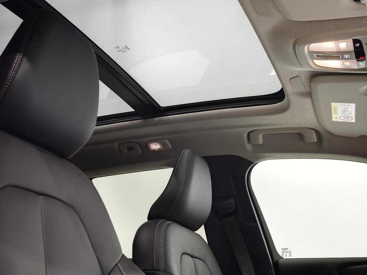 2025 Volvo XC40 Plus B4 MY25 image 8